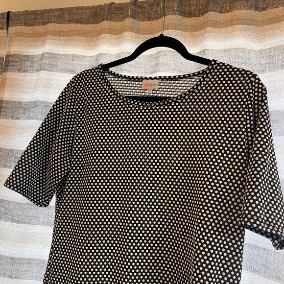 LulaRoe Black And White Textured Polka Dot Top Size 2X‎ - Picture 3 of 5